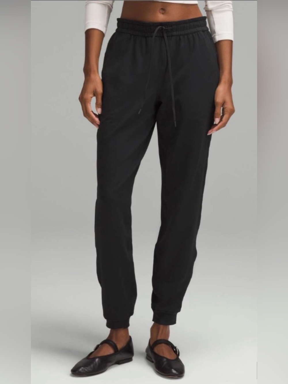 Lululemon Soft Jersey Classic Fit Mid-Rise Jogger in Black Size 4